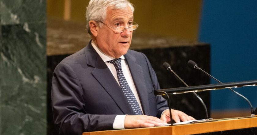 Gaza, Tajani le parole a sorpresa: la sinistra applaude in Aula