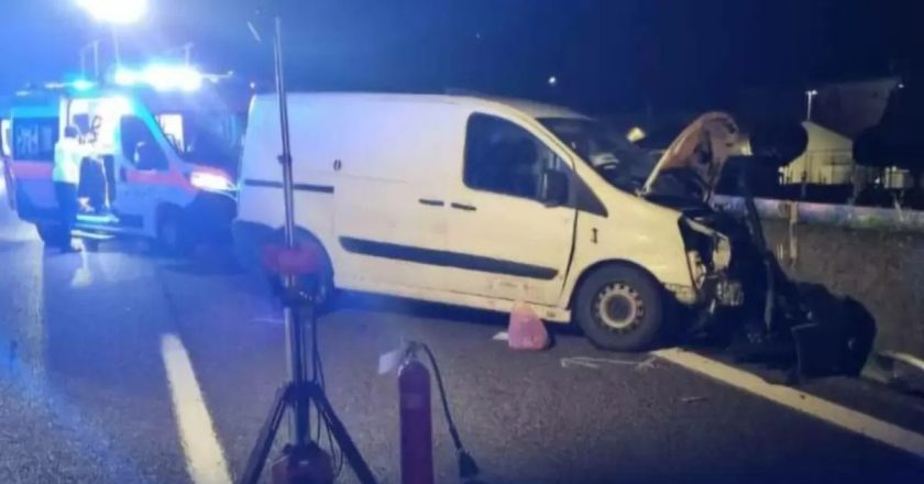 “Morto sul colpo”. Incidente spaventoso in autostrada, tutto bloccato: code per chilometri