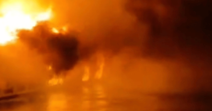 Crociera sul Nilo in fiamme, paura per 60 italiani: incendio partito dalla cucina della nave “Empress”