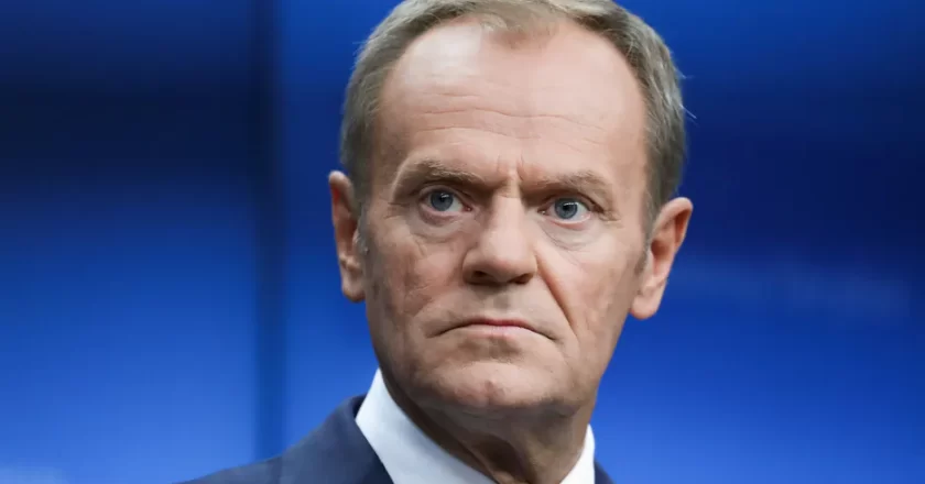 La Guerra Ibrida in Europa: L’Allerta di Donald Tusk