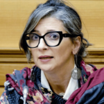 Francesca Albanese nella bufera per una battuta sui napoletani: Forza Italia chiede la revoca della cittadinanza onoraria