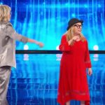 “Tu non vali niente”. Tu si que vales, Sabrina Ferilli insultata e caos: chi era la concorrente