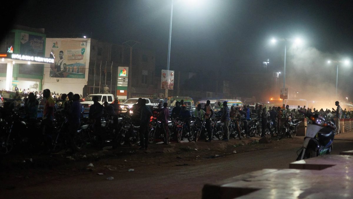 Farnesina, appello agli italiani: “Lasciate il paese!”. Cosa succede mali