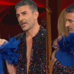 Ballando, Milly Carlucci in lacrime per Simone Di Pasquale: “Ho perso la mamma”