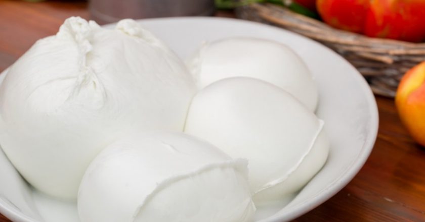 “Non mangiatela, contaminazione!”. Mozzarella richiamata dai supermercati italiani. Attenzione