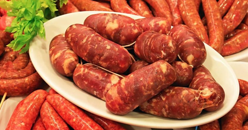 Salsiccia ritirata dai supermercati: “Non mangiatela”. Rischio altissimo