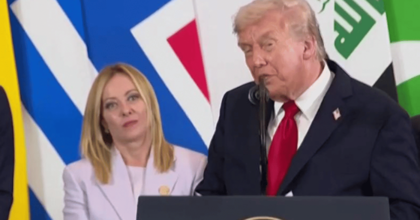 Trump scherza con Meloni al vertice di Sharm: “Chi è questa donna?” Poi la elogia: “È una leader forte e rispettata”