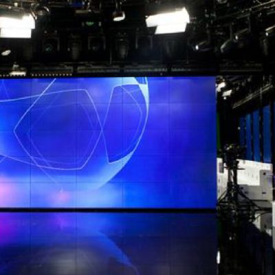 Allarme bomba in tv, l’evacuazione e trasmissioni interrotte! Cosa succede