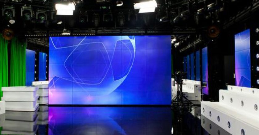 Allarme bomba in tv, l’evacuazione e trasmissioni interrotte! Cosa succede