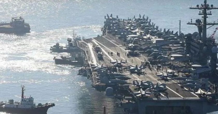 I ministri di Esteri e Difesa inglesi a Napoli sulla portaerei “pronta alla guerra”