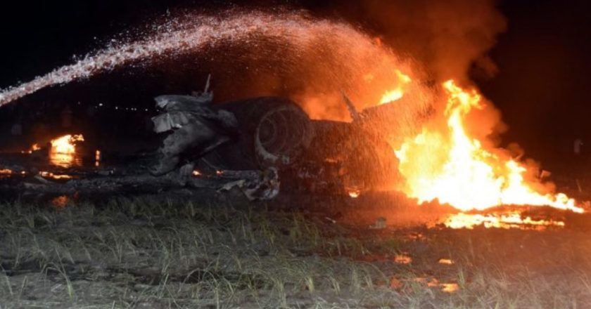 “Tutti morti sul colpo”. L’aereo perde quota, poi lo schianto: bilancio drammatico