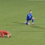 Calcio sotto choc, crolla in campo durante la partita e muore