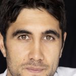 Lutto nello spettacolo, l’annuncio choc: troppo giovane. Vip in lacrime