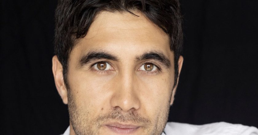 Lutto nello spettacolo, l’annuncio choc: troppo giovane. Vip in lacrime