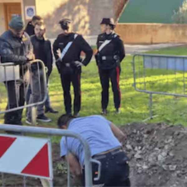 Leonardo, il bimbo morto strozzato dalla felpa: “Vietate da 20 anni”, cosa si scopre