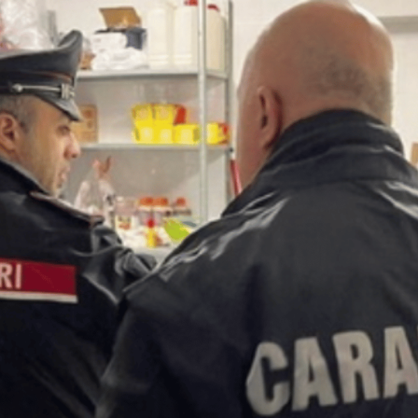 Botulino negli alimenti: raffica di ritiri in tutta Italia. Lotti, marchi, regioni e cosa rischiano i consumatori