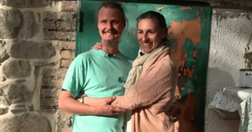 Famiglia nel bosco, l’avvocato abbandona il caso: «Troppe ingerenze esterne». Rifiutate case alternative e ristrutturazione