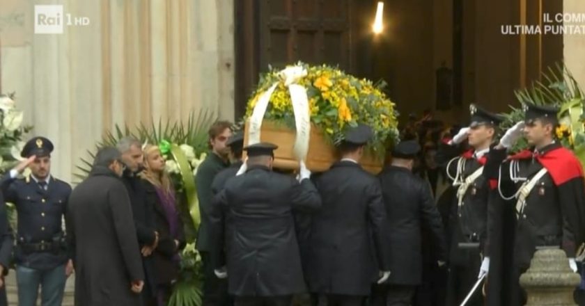 Funerali Ornella Vanoni, a Milano l’ultimo saluto alla diva.