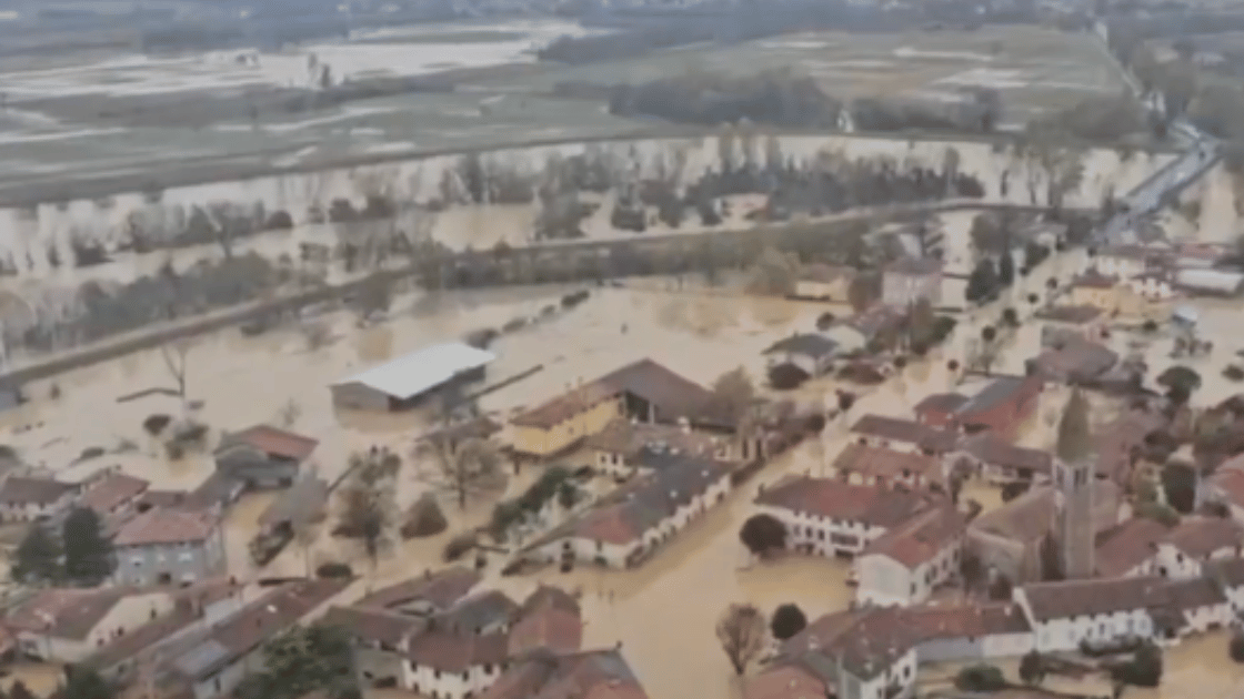 Maltempo in Friuli, esonda il Torre: 300 sfollati, due dispersi e frane. Allerta anche in Liguria e Toscana gorizia