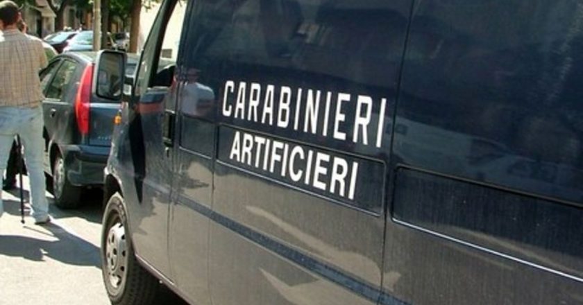 “C’è una bomba a scuola”. Allarme in Italia: studenti evacuati immediatamente