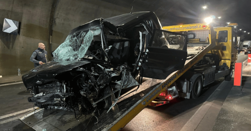 Sulzano, tragico frontale in galleria: morta una donna di 45 anni e diversi feriti