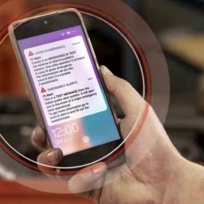 IT-Alert in Italia: a che ora suoneranno i telefoni e chi sentirà l’allarme