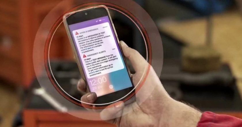IT-Alert in Italia: a che ora suoneranno i telefoni e chi sentirà l’allarme