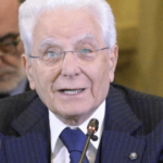 Mattarella “infrange il protocollo” alla Conferenza sulle dipendenze: il video dell’intervento improvviso