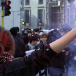 Milano, nuovo corteo e città paralizzata: De Corato attacca e propone cauzioni per chi organizza le manifestazioni