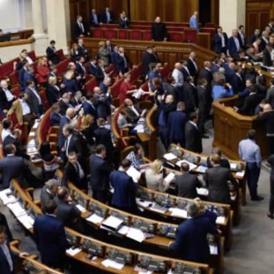 Ucraina, doppia bufera nel governo: si dimettono i ministri di Giustizia ed Energia dopo lo scandalo corruzione