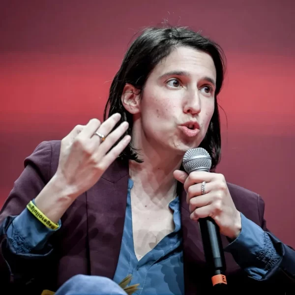 Elly Schlein assente ad Atreju: polemiche e reazioni dopo il mancato confronto
