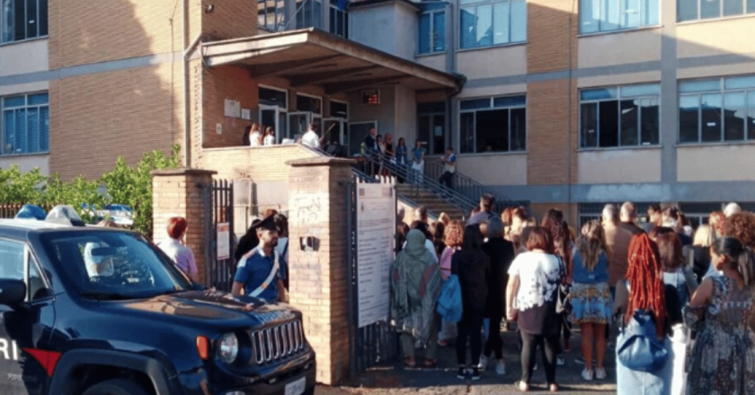 Aggressione a scuola: madre minaccia la professoressa Pennetta con un “Ti aspetto fuori”