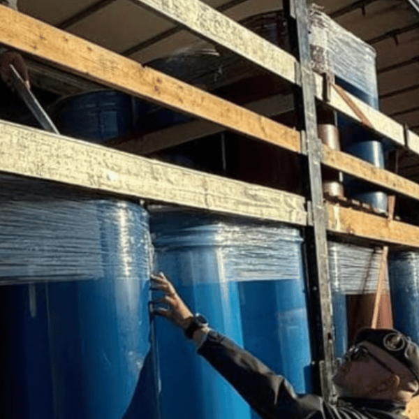 Brindisi, sequestrate 42 tonnellate di passata bulgara spacciata per italiana: maxi-frode sventata al porto