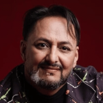 È morto Tony Germano, celebre doppiatore Netflix e Nickelodeon: tragedia durante lavori in casa