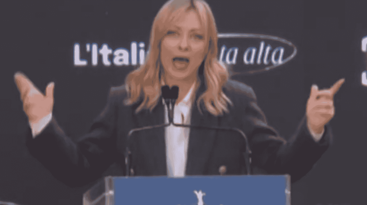 Meloni show ad Atreju: attacco a Schlein, regionali “3 a 3” e nuovo piano casa per le giovani coppie