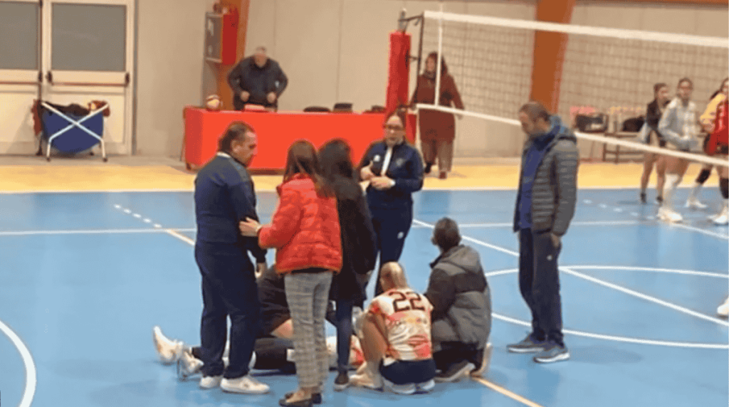 Zafferana Etnea, intossicate da monossido durante la partita di volley: 15 atlete in ospedale, impianto sequestrato