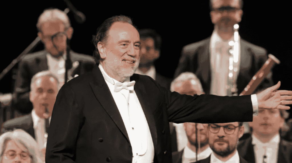 Malore per Riccardo Chailly alla Scala: opera interrotta e direttore portato in ospedale