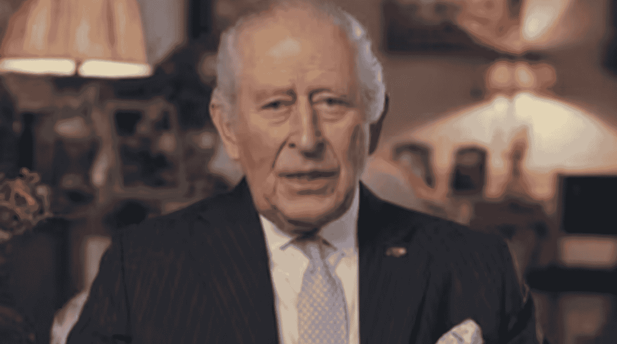 Re Carlo rompe il silenzio sul cancro: “Ecco come stanno davvero le cose” Re Carlo rompe il silenzio sul cancro: “Ecco come stanno davvero le cose”