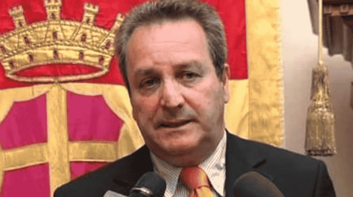 Messina, arrestato l’ex primario Stagno d’Alcontres: mazzette, appalti e sponsorizzazioni nel mirino Un ex primario ai domiciliari