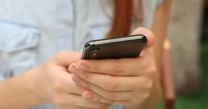 La truffa che spopola in Italia: la polizia lancia l’allarme, “Attenti a questo messaggio”