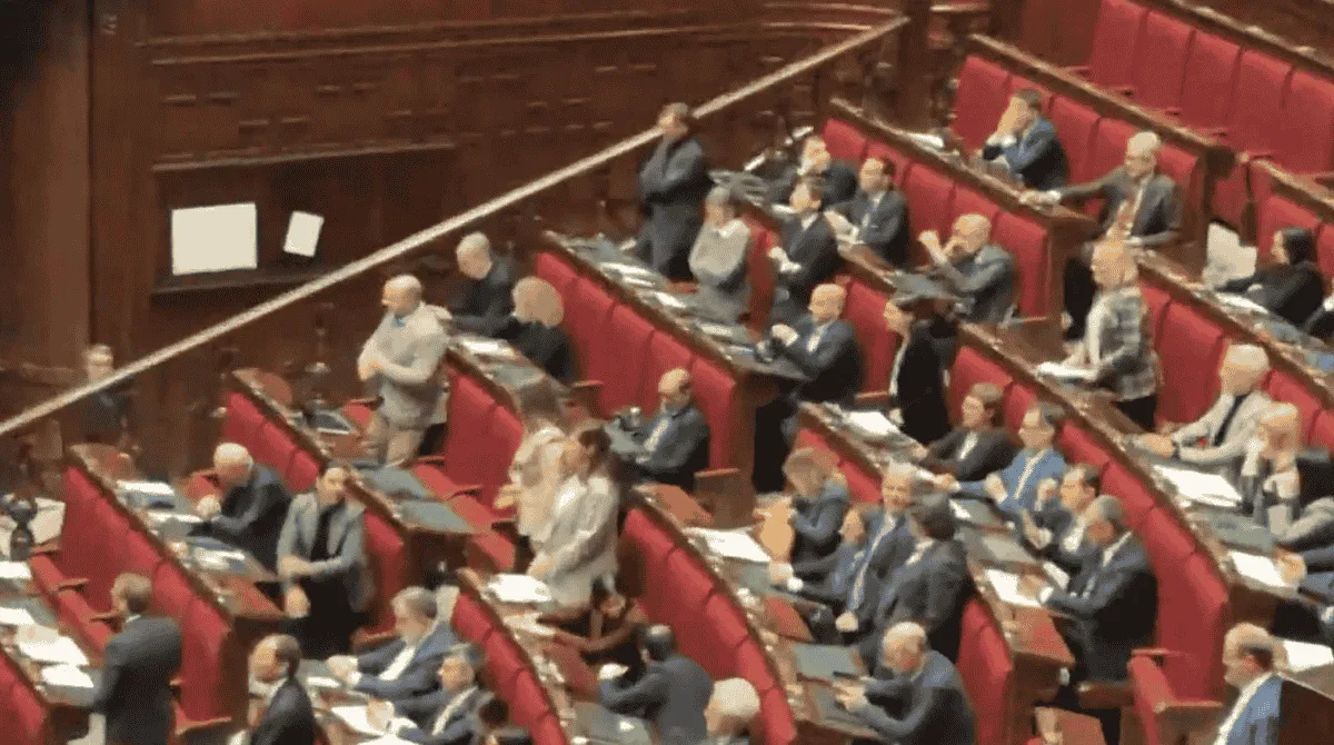Bagarre alla Camera durante l’intervento di Galeazzo Bignami: applausi FdI e proteste del Pd caos