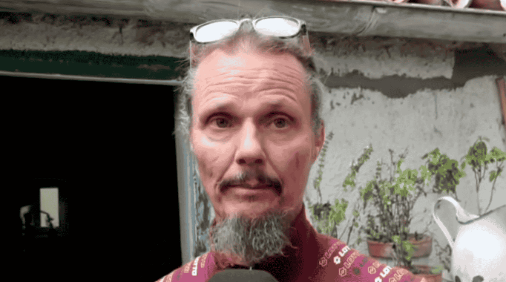 Famiglia nel bosco, quanto costa davvero al Comune: è polemica per l’alloggio protetto