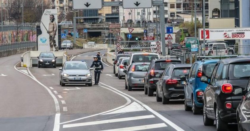 “Tutto bloccato”. Follia in Italia, città presa d’assalto! Sta succedendo in questo momento