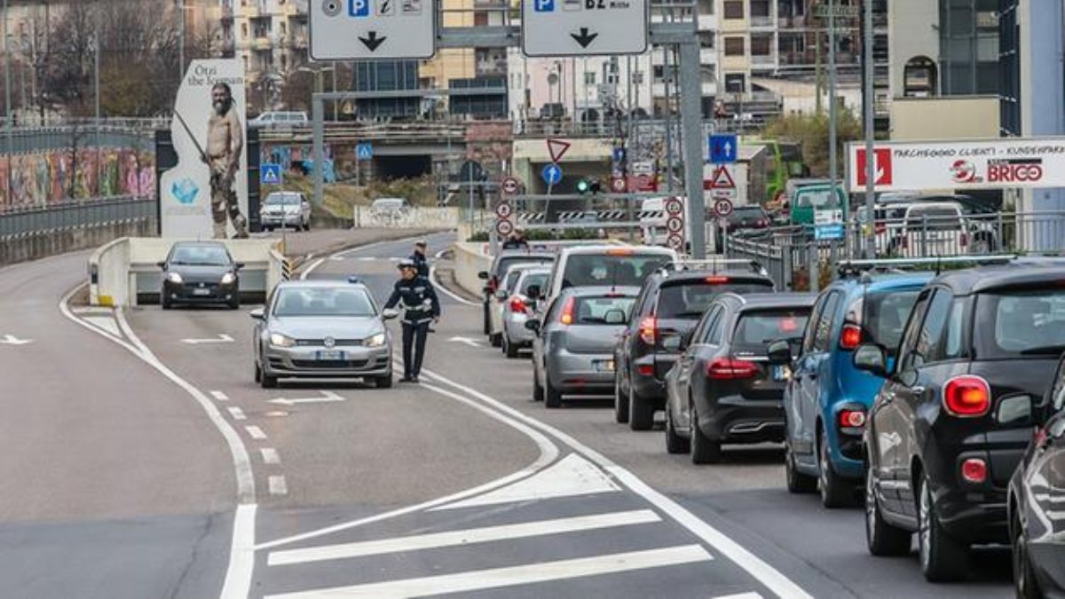 “Tutto bloccato”. Follia in Italia, città presa d’assalto! Sta succedendo in questo momento