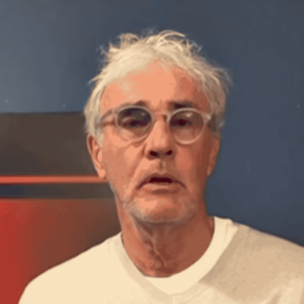 Massimo Giletti aggredito da un ex agente dei servizi segreti: pugno in pieno volto durante l’inchiesta su Emanuela Orlandi