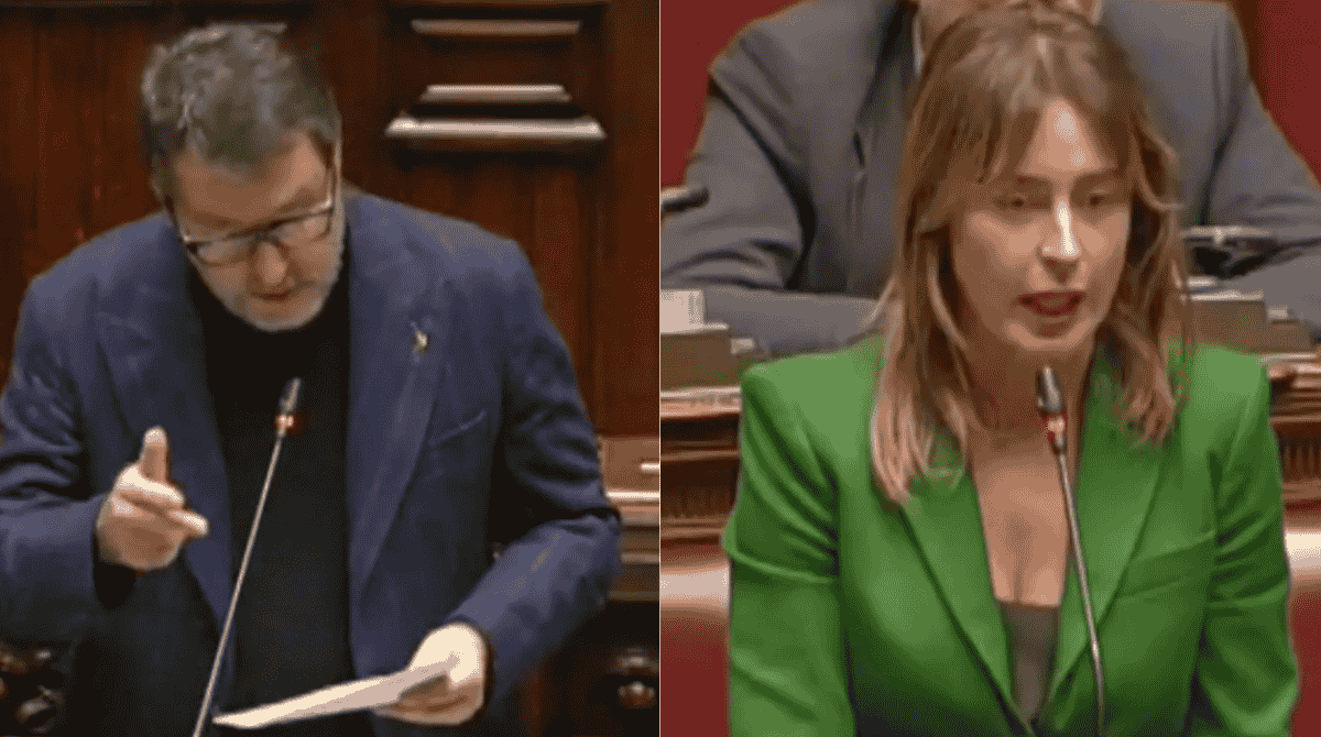 Salvini scherza sul tailleur verde di Boschi alla Camera: il siparietto diventa virale matteo salvini boschi tailleur verde