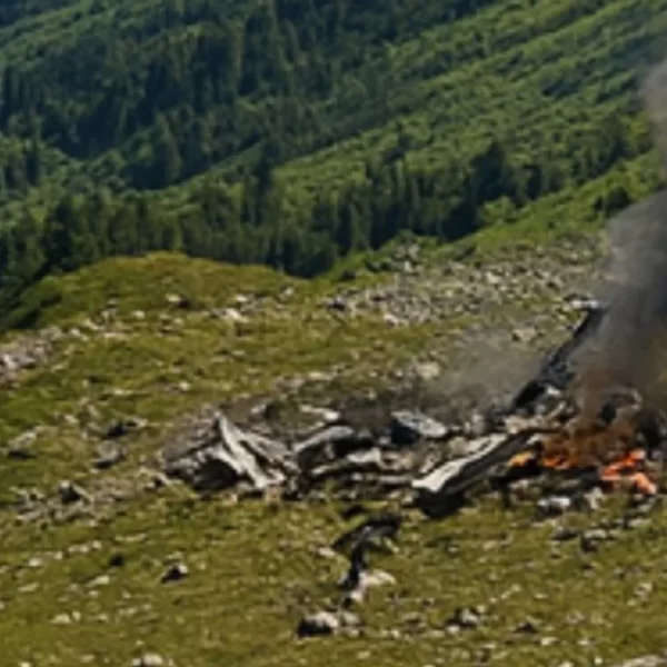 Tragedia nei cieli, schianto aereo. Tutti morti