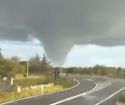 Tromba d’aria in Puglia: alberi sollevati dal vento e paura sul litorale ionico