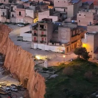 Frana a Niscemi, 1500 persone evacuate: si allarga la zona rossa