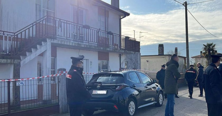 Ennesimo femminicidio, uccisa dal marito con un’accetta: in casa la scoperta choc